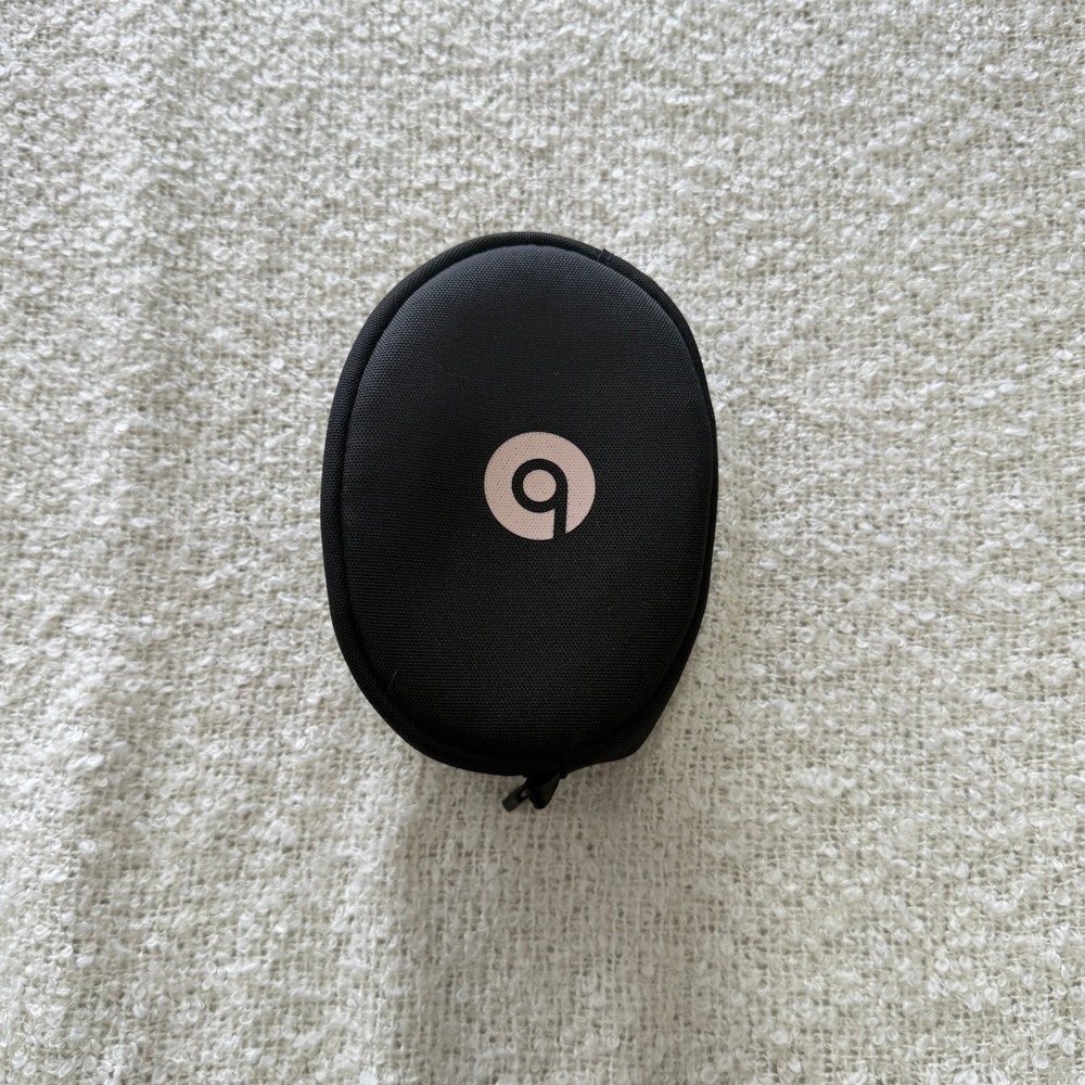 Beats Black Zippered Headphone Carrying Case White Interior Case Only